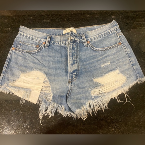 Free People Distressed Shorts Size 28 - Picture 1 of 3